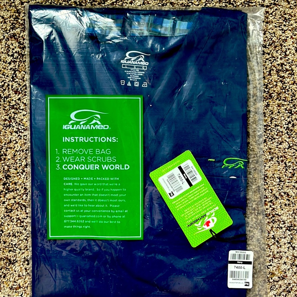 Men’s NWT Iguanamed scrub set